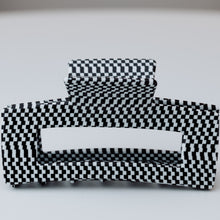 Load image into Gallery viewer, Oversized Alba Claw in Mono Print