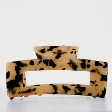 Load image into Gallery viewer, Oversized Bella Claw in Tan Tortoiseshell
