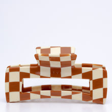 Load image into Gallery viewer, Oversized Bia Claw in Sand