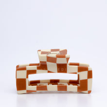 Load image into Gallery viewer, Bia Claw in Sand